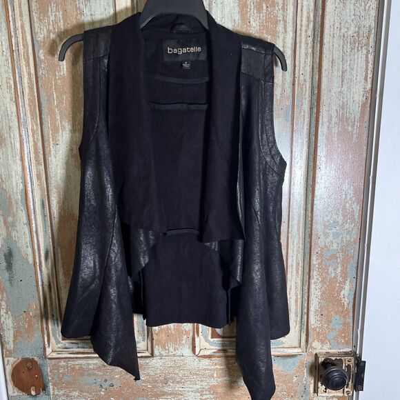 Bagatelle Medium Black Vest Tie Front Faux Leather Look Open Front Asymmetrical - Picture 1 of 9